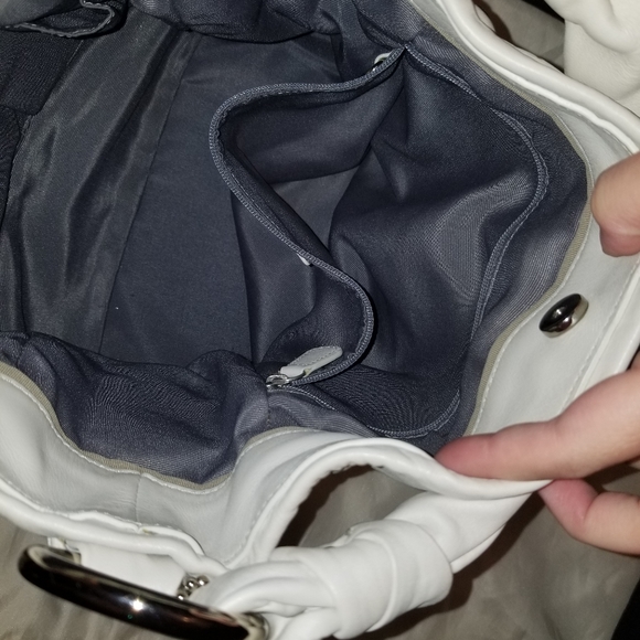 White coach purse - Picture 1 of 3